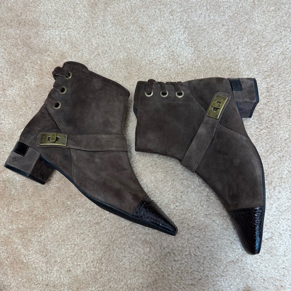 Vaneli Brown Suede Ankle Boots Real Python Trim Lace Back Zip Sz 10 M - Picture 6 of 12